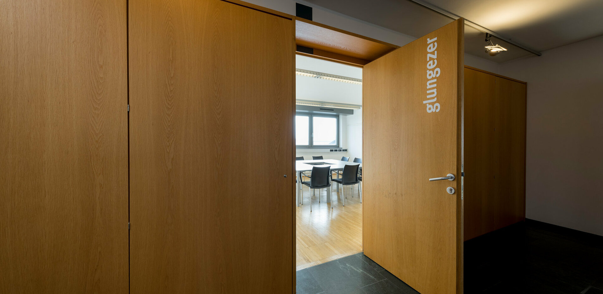 Veranstaltungszentrum novum Innsbruck Ost - Eingang zum Seminarraum Glungezer