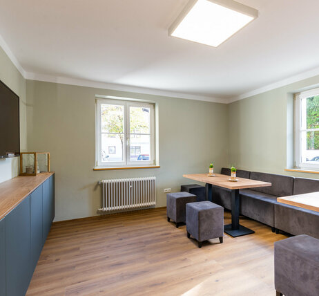 Veranstaltungszentrum novum Reutte - Bistro mit Kaffeehaus Setting