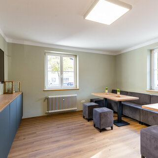 Veranstaltungszentrum novum Reutte - Bistro mit Kaffeehaus Setting