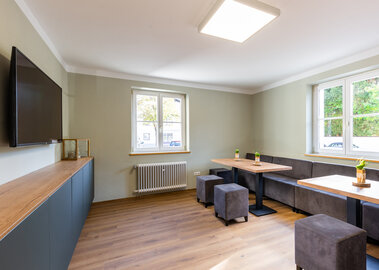 Veranstaltungszentrum novum Reutte - Bistro mit Kaffeehaus Setting