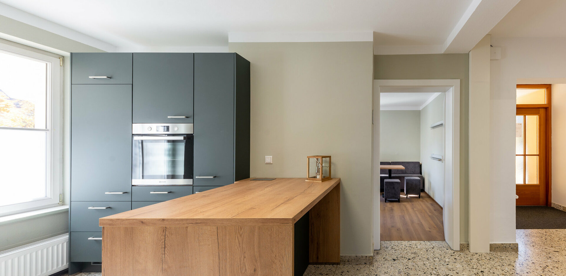 Veranstaltungszentrum novum Reutte - Foyer mit Küche