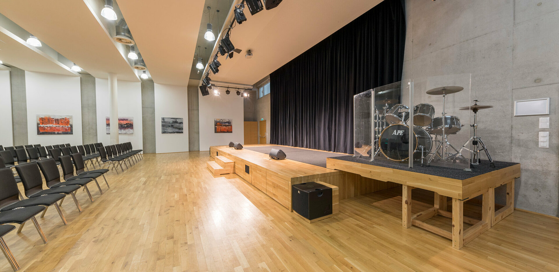 Veranstaltungszentrum novum Kufstein - Kaisersaal Bühne