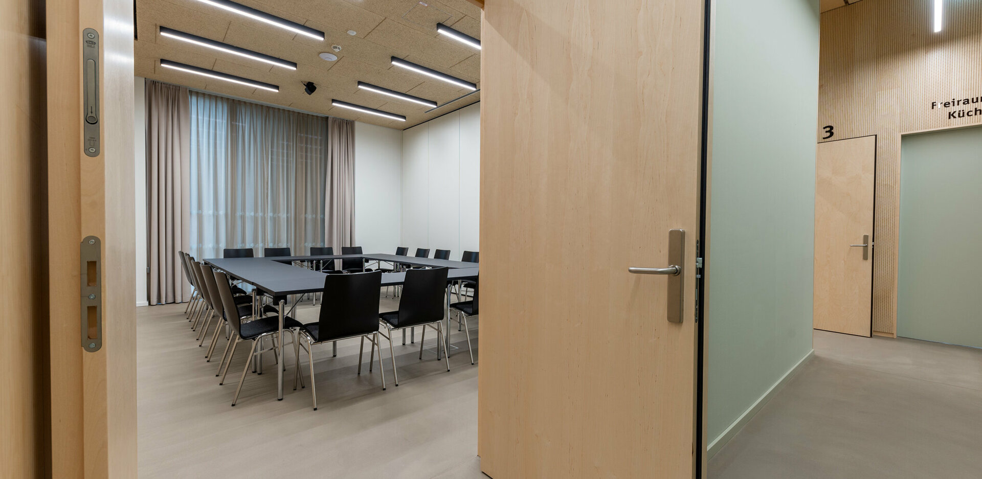 Eventlocation novum Innsbruck Mitte - Eingang zum Seminarraum 2