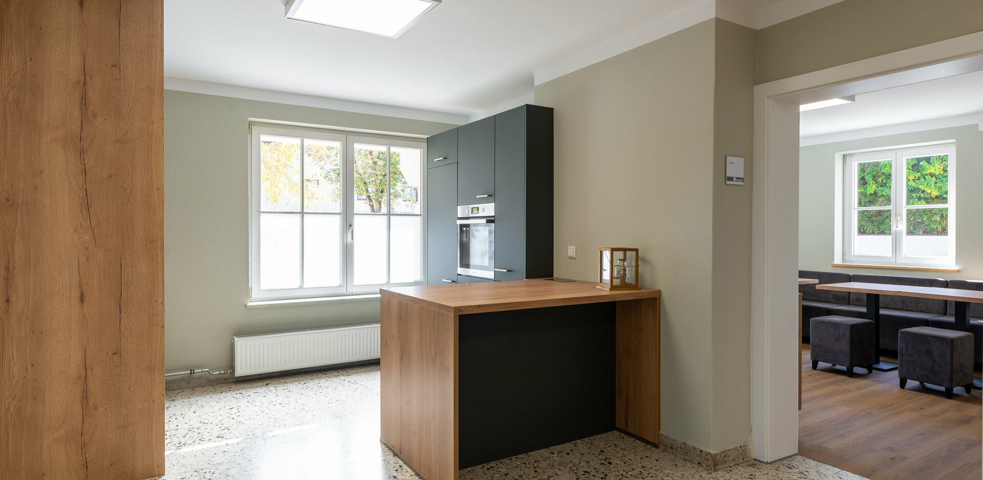 Veranstaltungszentrum novum Reutte - Foyer mit Küche