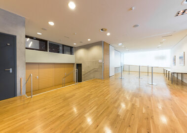 Veranstaltungszentrum novum Kufstein - erweitertes Foyer mit Seminarraum 1